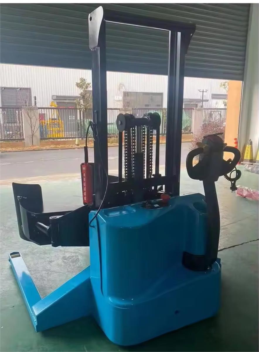 High Efficiency 500-1500 Kg Load Capacity Electric Stacker With Paper Roll Clamp