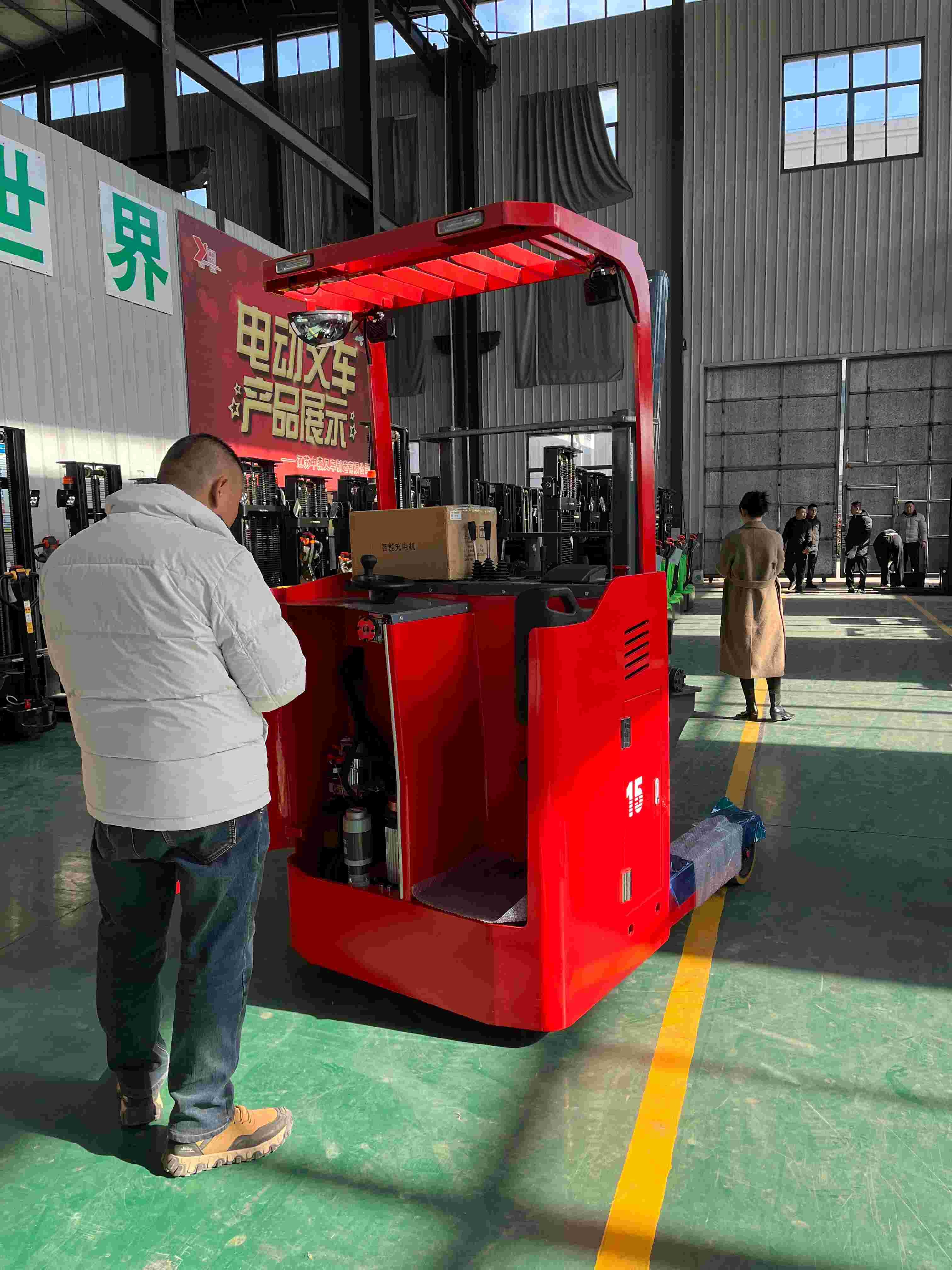 Prevent Damage To Paper Rolls Paper Roll Stacker 1 Ton / 2 Ton Electric Forklift Stacker With Mandrel