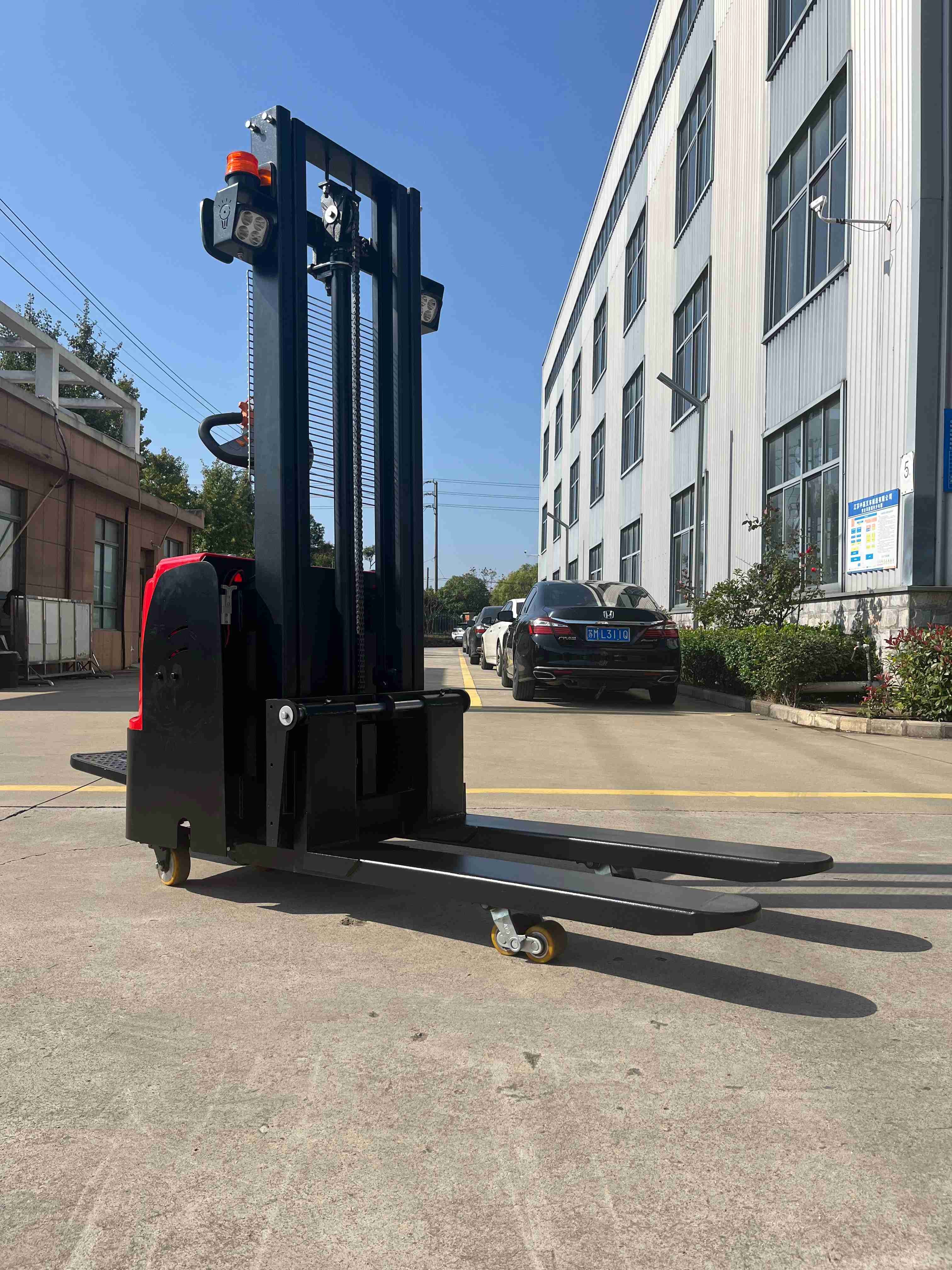Double Lift 1 ton 1.6m 2m 2.5m 3m Electric Ride On Pallet Stacker