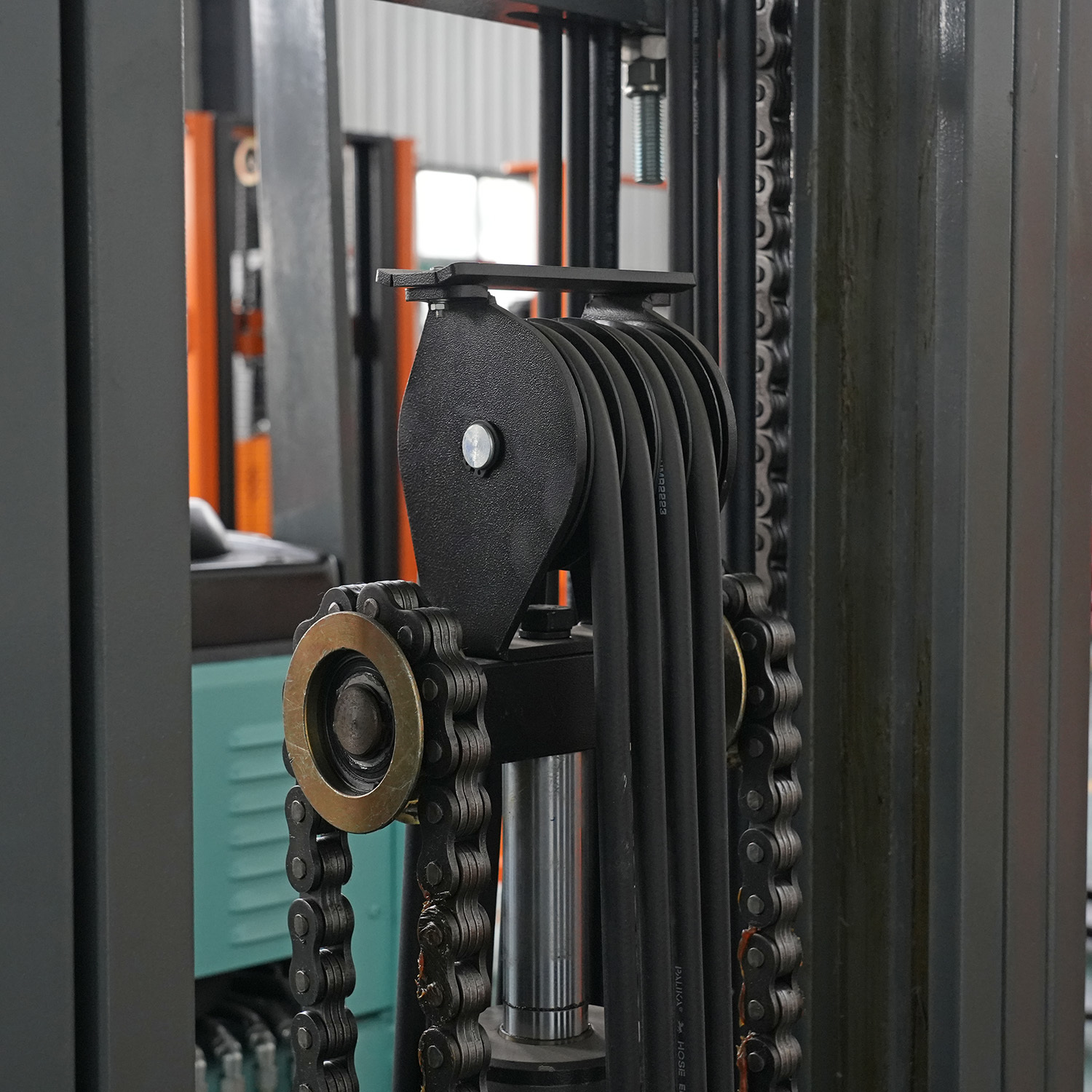 Stand-on electric reach truck with side-shift function, 3-meter lifting height, EPS buffer, suitable for narrow aisle warehouses